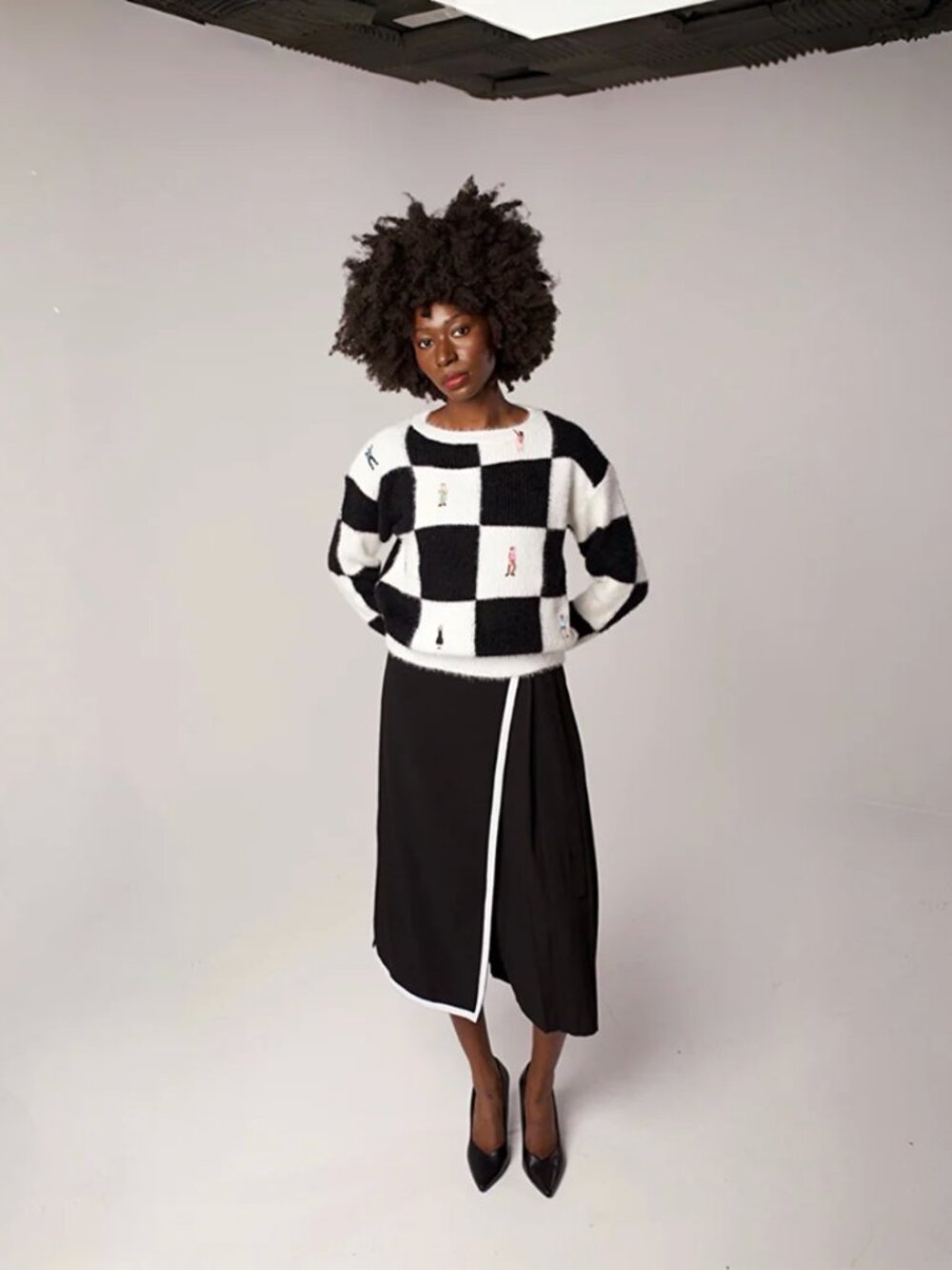 LAB Checkered Knitted Sweater With Embroidery Patches, one size (fits like XS/S) - Picture 4 of 10